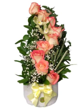 arreglo de rosas cascada