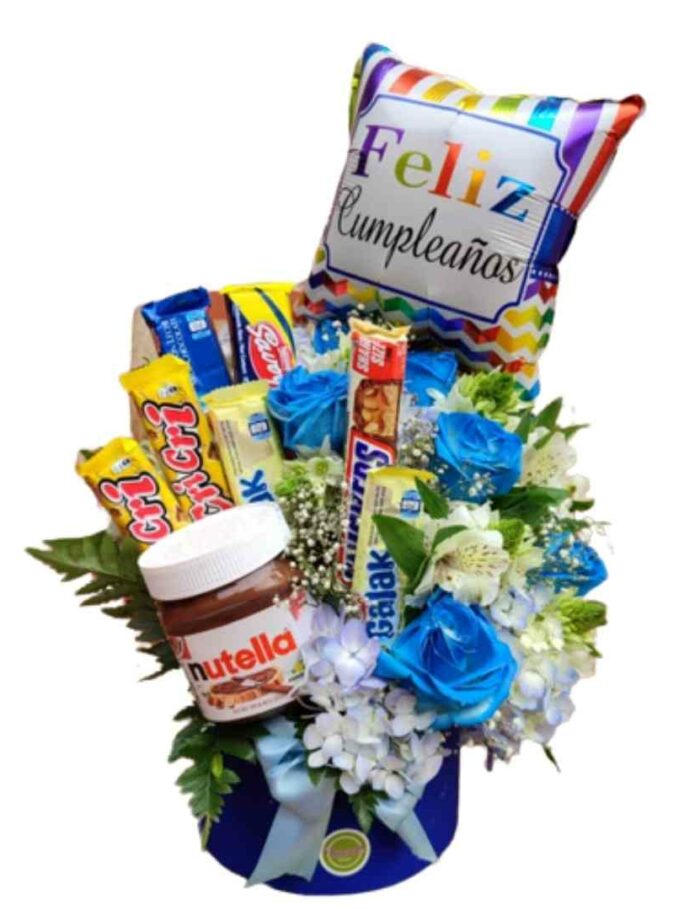 Arreglo de rosas azules y chocolates