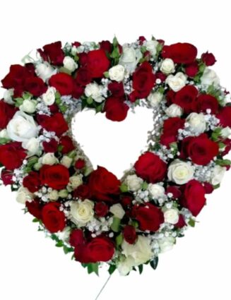 Corazon de rosas arreglo funerario