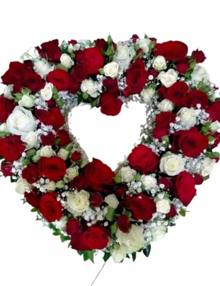 Corazon de rosas arreglo funerario