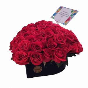 Caja de rosas en forma de corazon