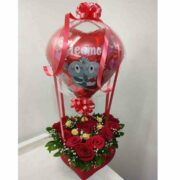 Corazon de rosas con globo