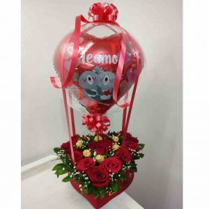 Corazon de rosas con globo