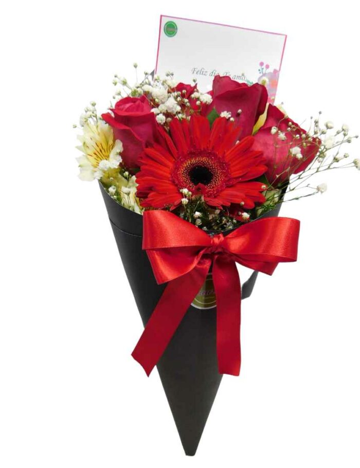 Cono de rosas y gerberas