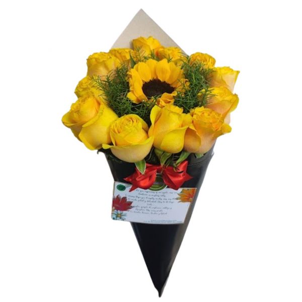 Cono de 12 rosas y girasol