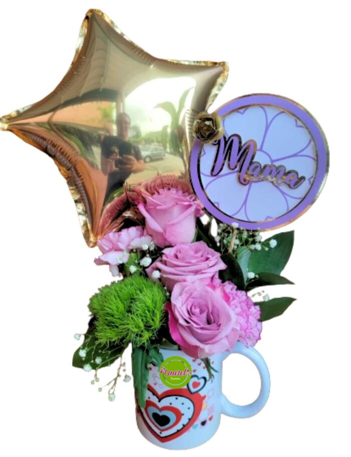 Taza con flores dia de las Madres