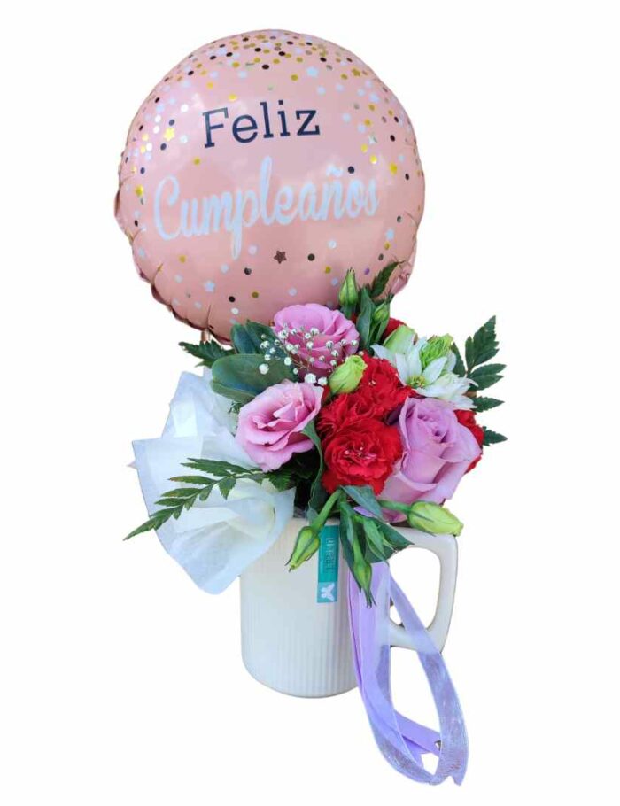 Taza con flores y globo