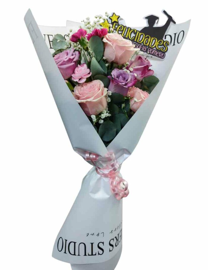Ramillete una docena de rosas graduacion
