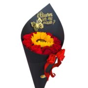 Cono 12 rosas y girasol 1