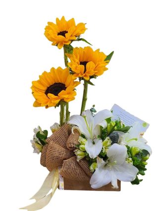 Arreglo de girasoles y lirios premium como regalo para el Dia del Abogado en Floristeria Laurel